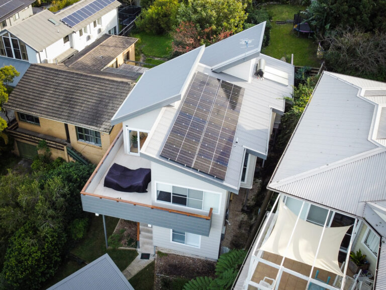 North Curl Curl home with 18 Trina Solar panels installed by Solarbank. Northern Beaches Sydney